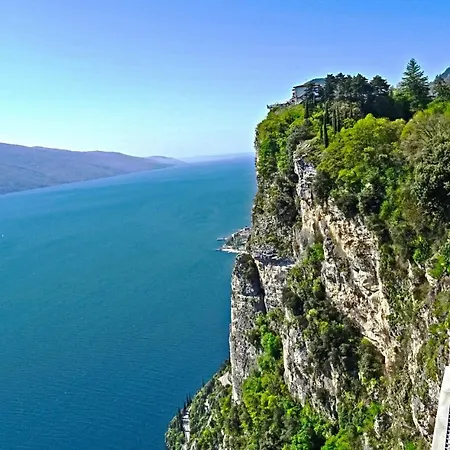 Casa De Pol Exclusive View By Gardadomusmea Casa vacanze *